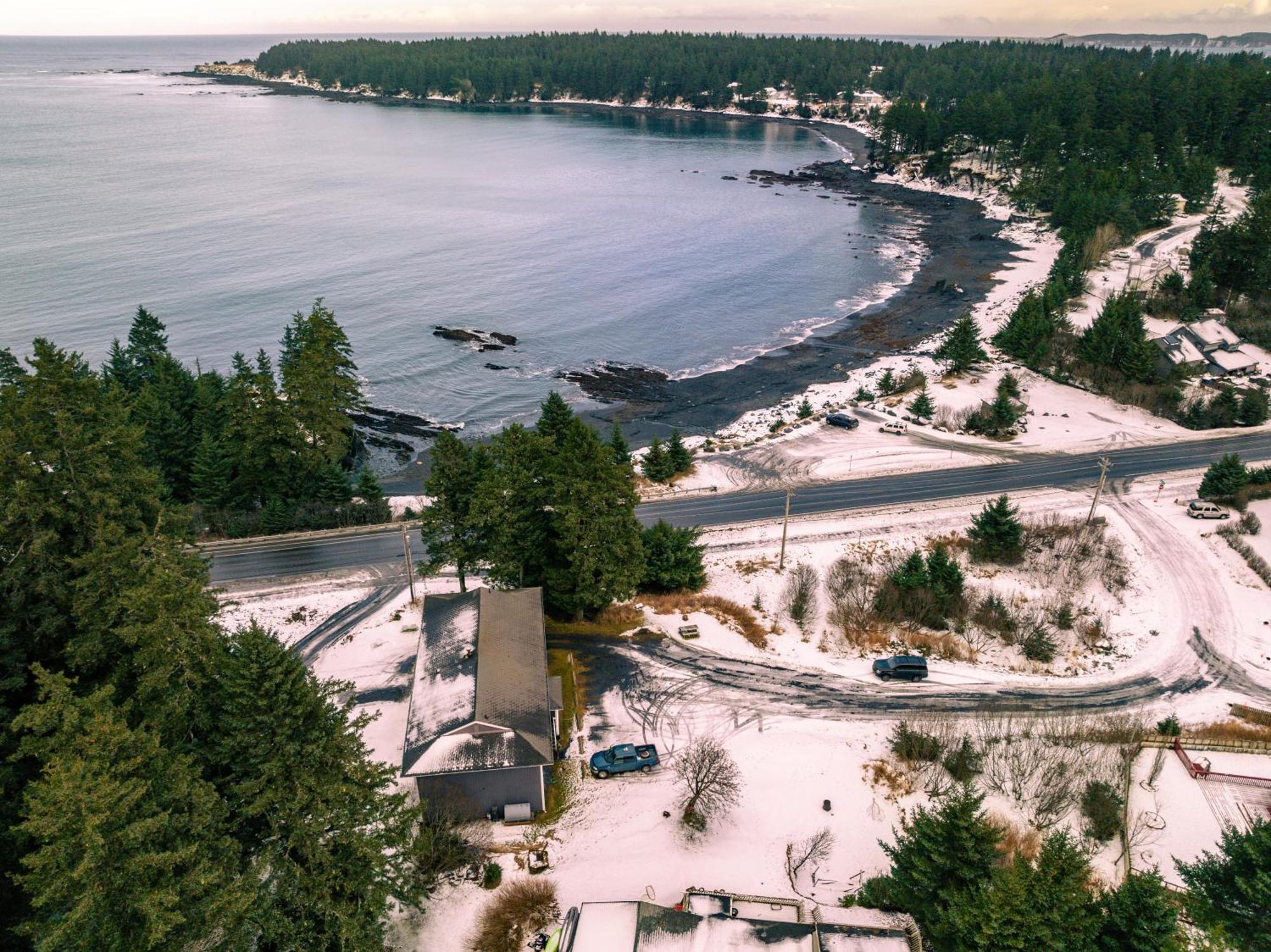 The Rogue Wave-Beach Access, Ocean Views, Private Kodiak Luaran gambar